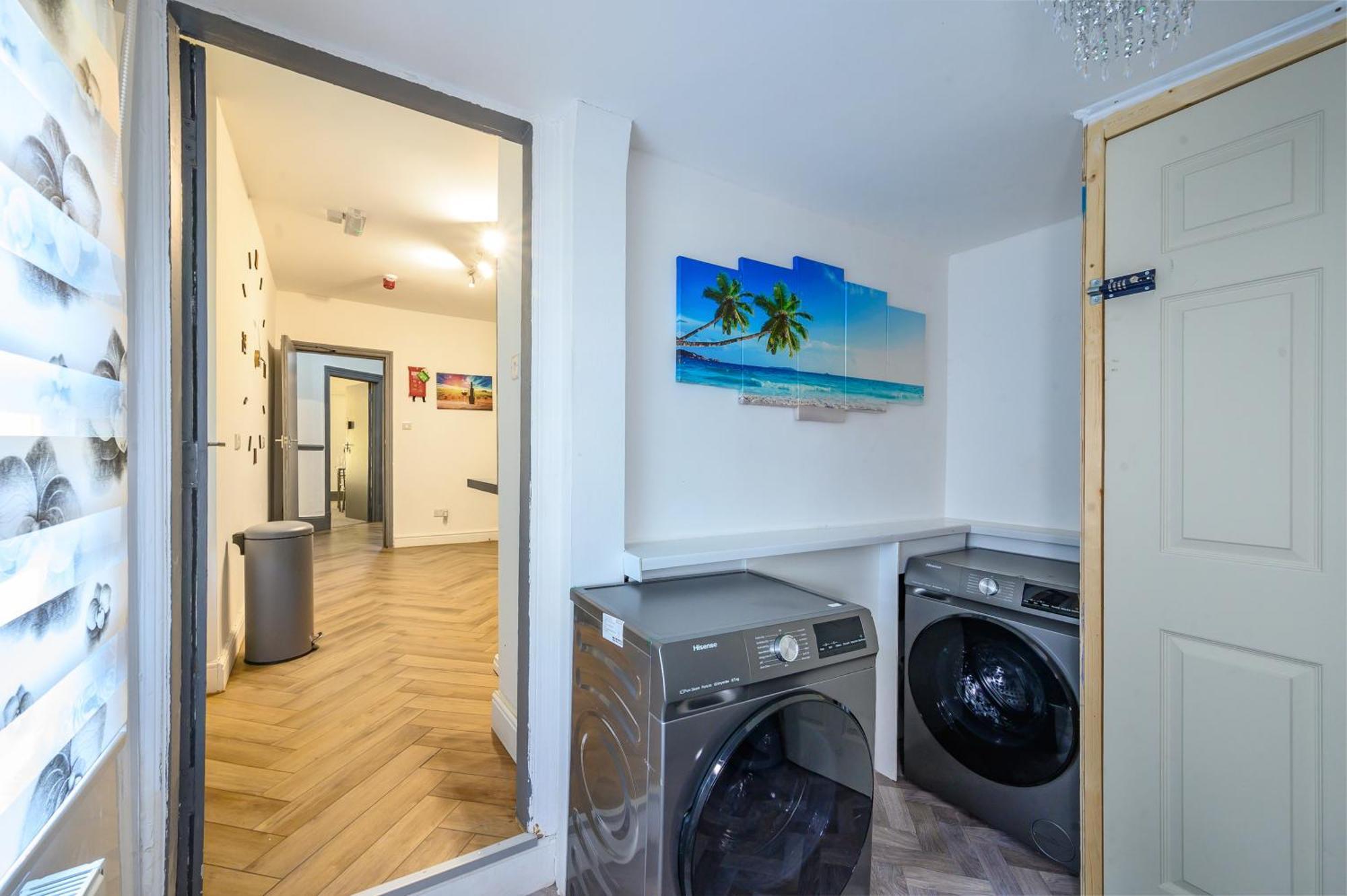 -rf7h- For Your Relaxed & Cosy Free Parking * Leeds (West Yorkshire)
