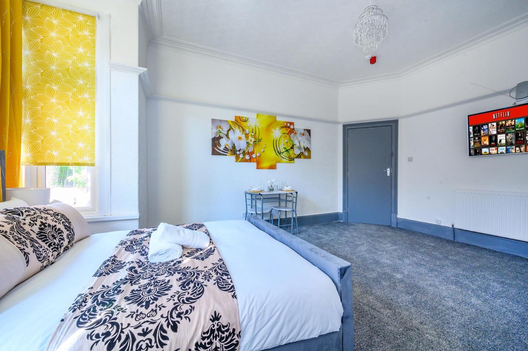 Homestay -rf7h- For Your Relaxed & Cosy Free Parking Leeds (West Yorkshire)
